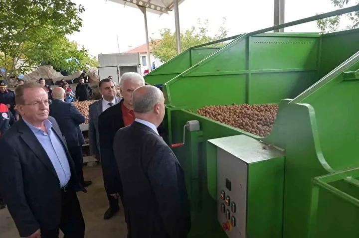 Denizli’de Ceviz Hasadı Başladı: Yemyeşil Bahçelerin Bereketi Toplanıyor 3 Denizli’de Ceviz Hasadı Başladı: Yemyeşil Bahçelerin Bereketi Toplanıyor