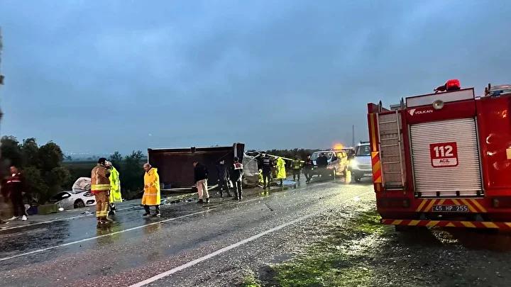 Denizli’de Feci Trafik Kazası: 2 Ölü, 3 Yaralı