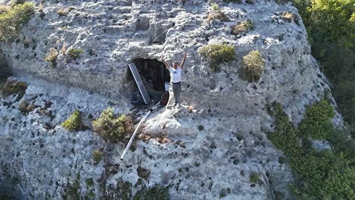 Depremin Ardından Hatay’da Bir Adamın Sessiz Direnişi ve Hayat Mücadelesi 2 Depremin Ardından Hatay’da Bir Adamın Sessiz Direnişi ve Hayat Mücadelesi