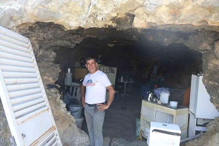 Depremin Ardından Hatay’da Bir Adamın Sessiz Direnişi ve Hayat Mücadelesi 5 Depremin Ardından Hatay’da Bir Adamın Sessiz Direnişi ve Hayat Mücadelesi