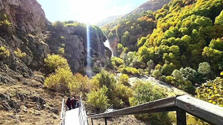 Dipsizgöl Tabiat Parkı: Sonbaharın Renkli Cenneti