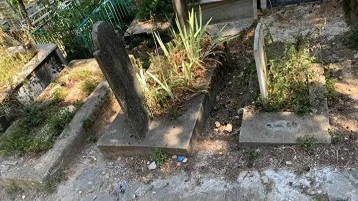 Diyarbakır'da Mezar Taşı Sanatçısı Büyüleri Çözümledi