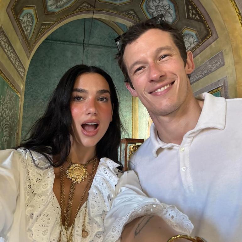 Dua Lipa ve Callum Turner'ın Aşk Hikayesi: Mesafeli Ama Tutkulu