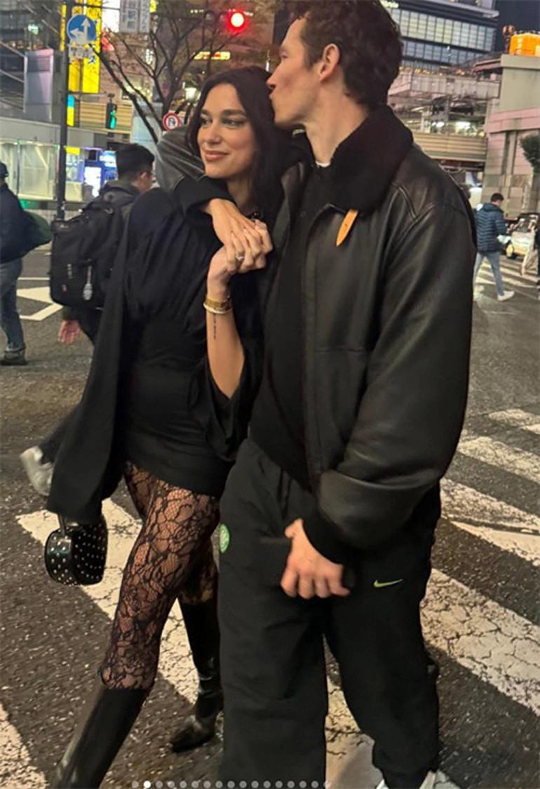 İlk Kez Ortaya Çıkma ve Saklanma Süreci