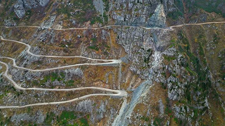 Dünyanın En Zorlu Yollarından Derebaşı Virajları Paketi 1 Dünyanın En Zorlu Yollarından Derebaşı Virajları Paketi