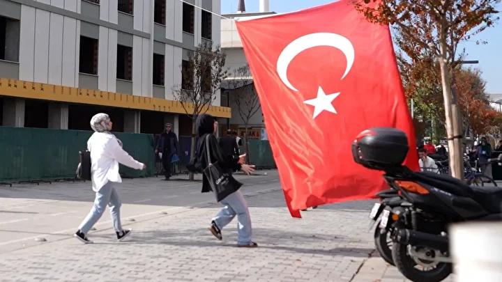 Düzce Belediyesi'nin Sosyal Deneyinde Bayrakla İlginç Anlar 2 Düzce Belediyesi'nin Sosyal Deneyinde Bayrakla İlginç Anlar