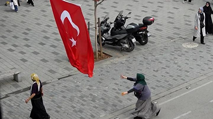 Düzce Belediyesi'nin Sosyal Deneyinde Bayrakla İlginç Anlar 3 Düzce Belediyesi'nin Sosyal Deneyinde Bayrakla İlginç Anlar