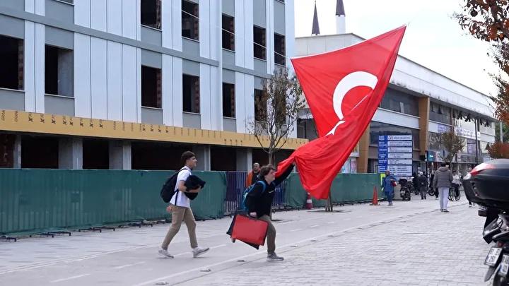 Düzce Belediyesi'nin Sosyal Deneyinde Bayrakla İlginç Anlar 6 Düzce Belediyesi'nin Sosyal Deneyinde Bayrakla İlginç Anlar