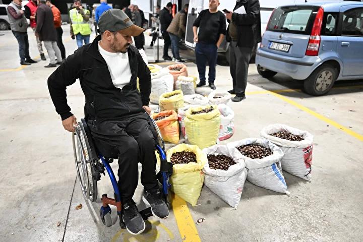 Düzce'nin Lezzetli Kestaneleri Hamidiye Pazarı'nda İlgi Odağı Oldu