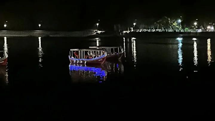 Edirne’de Cumhuriyet Bayramı Resepsiyonu ve Meriç Nehri’nde Fener Alayı Etkinliği 4 Edirne’de Cumhuriyet Bayramı Resepsiyonu ve Meriç Nehri’nde Fener Alayı Etkinliği