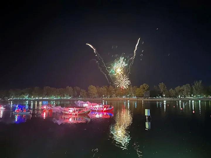 Edirne’de Cumhuriyet Bayramı Resepsiyonu ve Meriç Nehri’nde Fener Alayı Etkinliği 6 Edirne’de Cumhuriyet Bayramı Resepsiyonu ve Meriç Nehri’nde Fener Alayı Etkinliği