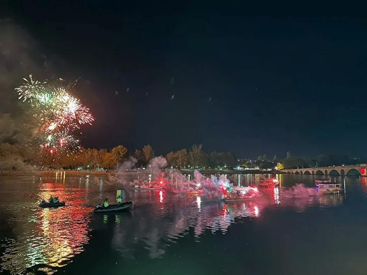 Edirne’de Cumhuriyet Bayramı Resepsiyonu ve Meriç Nehri’nde Fener Alayı Etkinliği 8 Edirne’de Cumhuriyet Bayramı Resepsiyonu ve Meriç Nehri’nde Fener Alayı Etkinliği