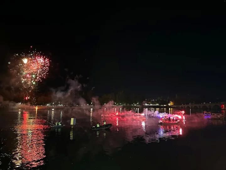 Edirne’de Cumhuriyet Bayramı Resepsiyonu ve Meriç Nehri’nde Fener Alayı Etkinliği 10 Edirne’de Cumhuriyet Bayramı Resepsiyonu ve Meriç Nehri’nde Fener Alayı Etkinliği