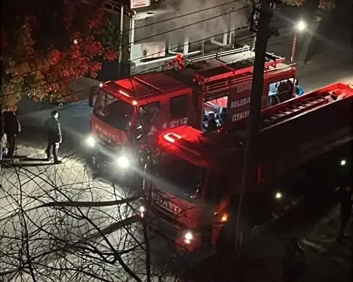 Edirne’de Pastanede Yangın Paniği: Maddi Hasar Oluştu 2 Edirne’de Pastanede Yangın Paniği: Maddi Hasar Oluştu