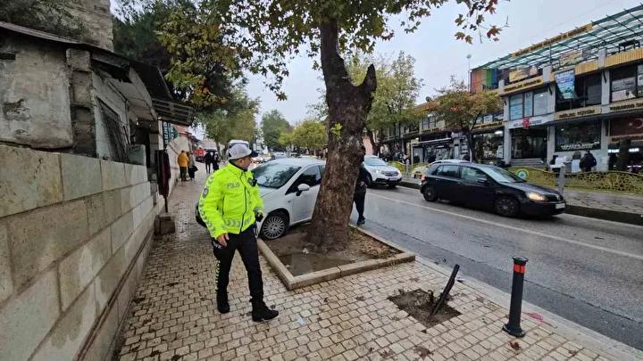Edirne’de Yağ Sızıntısı Nedeniyle Trafik Kazası Yaşandı