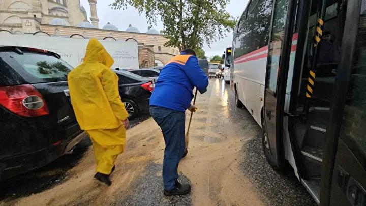 Edirne’de Yağ Sızıntısı Nedeniyle Trafik Kazası Yaşandı