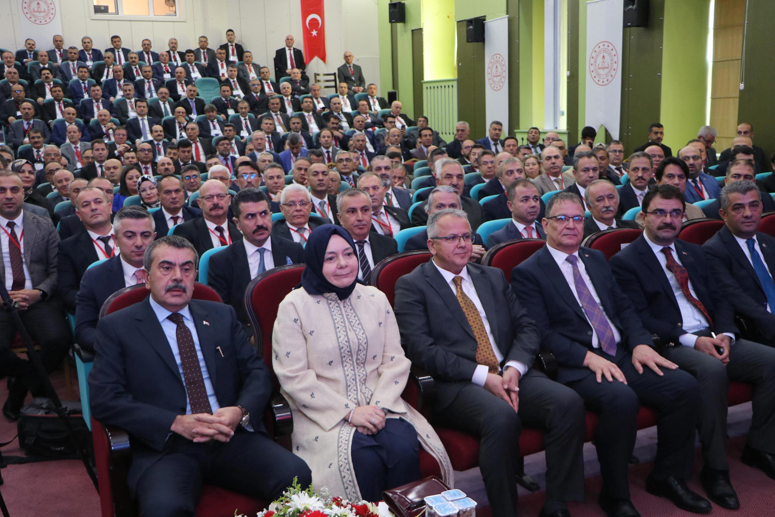 Eğitim Bakanı Yusuf Tekin’den Okul Kayıtlarıyla İlgili Kritik Açıklamalar