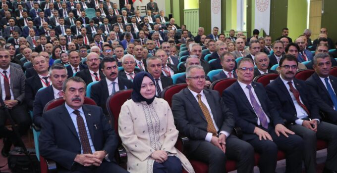 Eğitim Bakanı Yusuf Tekin’den Okul Kayıtlarıyla İlgili Kritik Açıklamalar