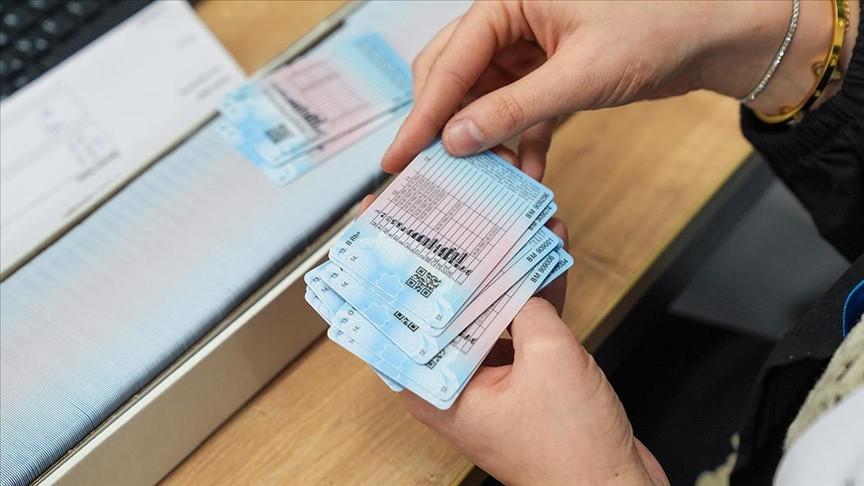 Ehliyet Yenileme Sürecinde Dikkat Edilmesi Gerekenler ve Güncel Bilgiler 2 Nüfus ve Vatandaşlık İşleri Genel Müdürlüğü'nin belirlediği yeni düzenlemeler