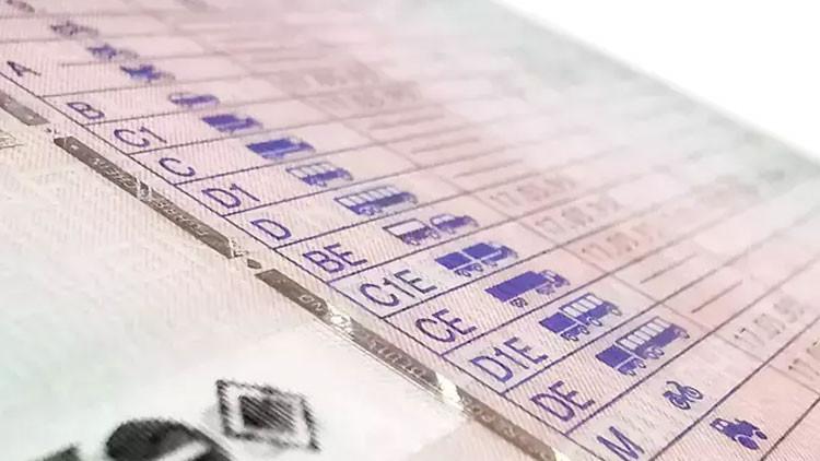 Ehliyet Yenileme Sürecinde Dikkat Edilmesi Gerekenler ve Güncel Bilgiler 5 Ehliyet Yenileme Sürecinde Dikkat Edilmesi Gerekenler ve Güncel Bilgiler