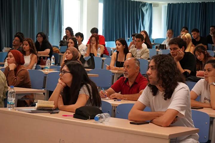 Emekli Öğretmen İkinci Üniversite Serüvenine Adım Attı: Hayallerini Gerçekleştirmenin Hazzı