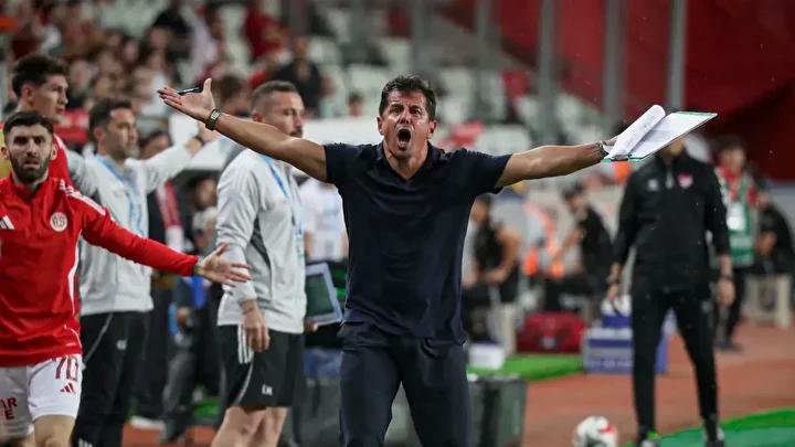 Emre Belözoğlu'ndan Antalyaspor-Spor Maçı Sonrası Sürpriz Açıklamalar