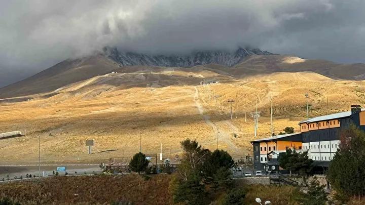 Erciyes Dağı'nda Sezonun İlk Karı Dünkü Fırtına ile Geldi