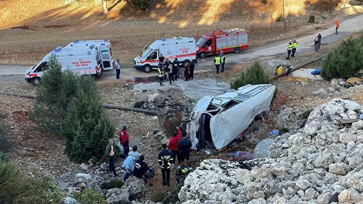 Erdemli'de Feci Kaza: 4 Ölü, 15 Yaralı ve Ehliyetsiz Şoför Detayları