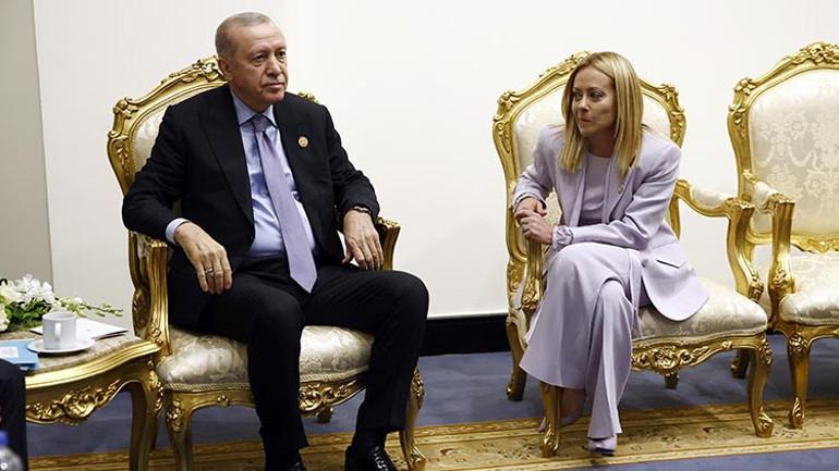Gecikmeye Rağmen Liderlerin Neşesi Taştı