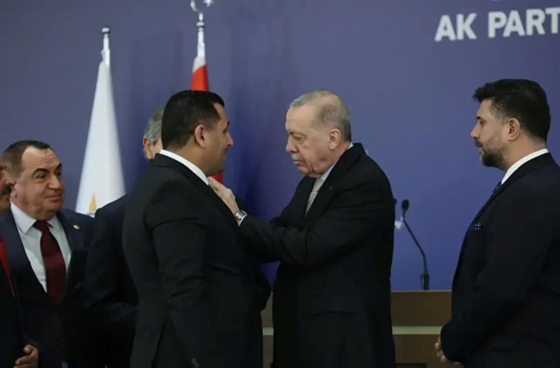 AK Parti'ye Katılan Belediye Başkanları ve Rozet Töreni
