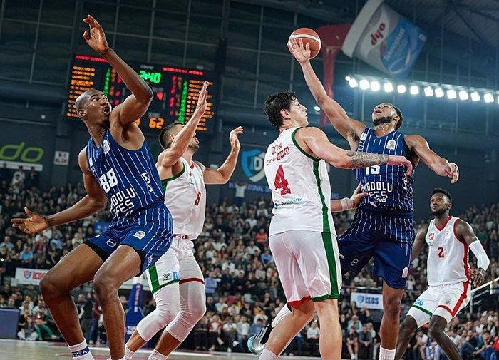 EuroLeague 6. Haftada Heyecan Dorukta: Anadolu Efes ile Fenerbahçe Beko Karşılaşması İzlenmeyi Bekliyor