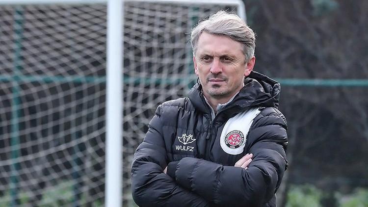 Eyüpspor, Takımın yeni teknik direktörü olarak Orhan Ak ile 3 yıllık anlaşma imzaladı. Kulüp yetkilileri, giriştiği görüşmeler sonucunda prensipte anlaşmanın sağlandığını duyurdu.