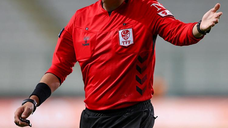 Profesyonel Futbol Disiplin Kurulu'nun 31.10.2025 tarih ve 22 sayılı toplantısında alınan kararlar kamuoyuna açıklandı. Toplantıda, bahis eylemleri nedeniyle cezalandırılan 152 hakemin yanı sıra, incelemeleri devam eden Zorbay Küçük, Melih Kurt ve Mertcan Tubay ile ilgili önemli bilgiler de paylaşıldı. Toplamda 149 hakem, 45 günü aşan hak mahrumiyeti cezalarıyla cezalandırıldı ve bu kararlar kapsamlı bir şekilde kamuoyuna duyuruldu.