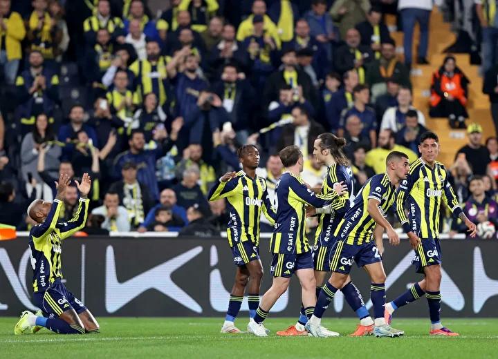 Fenerbahçe, Fatih Karagümrük Maçında Kritik Galibiyetle Liderlik Yarışını Sürdürdü