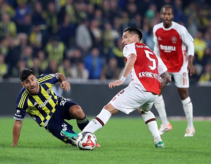 Fenerbahçe, Karagümrük'ü 2-1 Yenerek Liderliğe Yükseldi