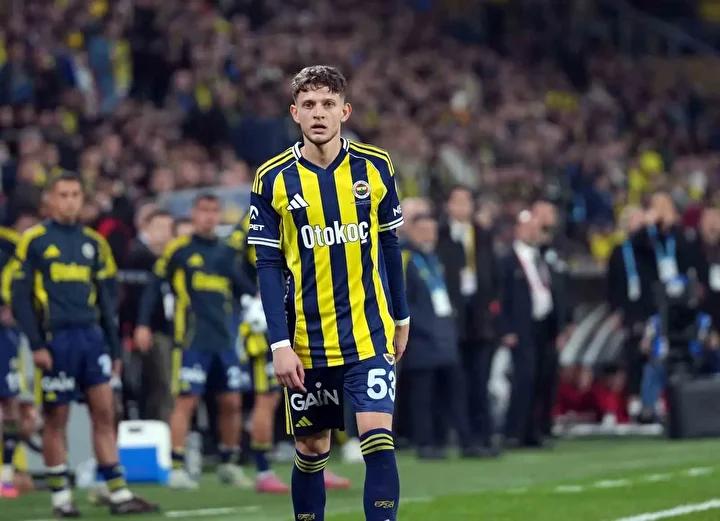 Fenerbahçe, Karagümrük'ü 2-1 Yenerek Liderliğe Yükseldi