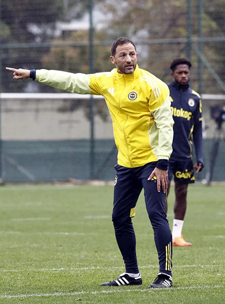 Fenerbahçe, Milli Arada Takımını Güçlendirmeye Çalışıyor