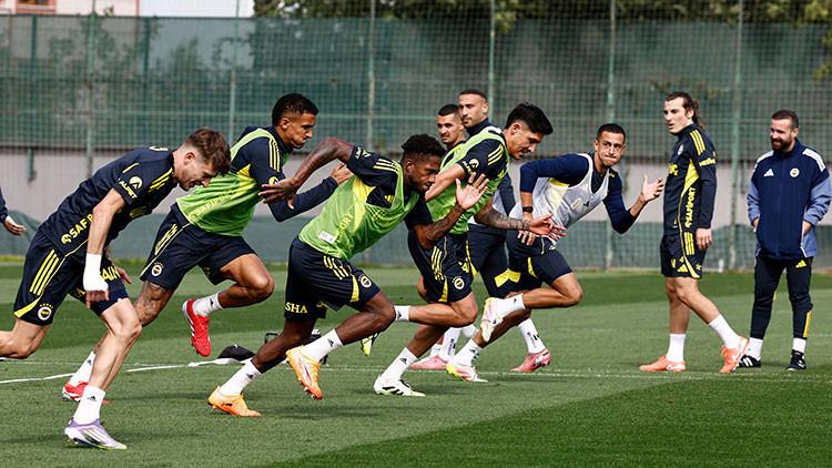 Fenerbahçe Can Bartu Tesisleri'nde gerçeğeştirilen antrenmanda, teknik direktör Domenico Tedesco yönetiminde çalışmalar devam etti. Antrenman, ısınma, koordinasyon ve çabukluk egzersizleriyle başladı. Ekibin tempoyu artırmasıyla reaksiyon koşuları yapıldı ve ardından pas çalışmaları gerçekleştirildi.