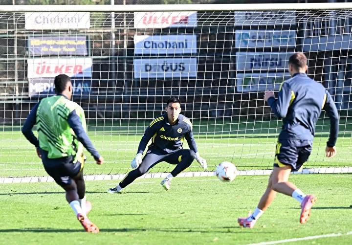 Fenerbahçe'de İrfan Can Eğribayat Ayrılığı Maya Tutmadı