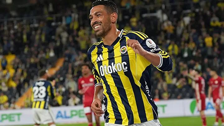 Fenerbahçe’de İrfan Can Kahveci ve Cenk Tosun’un Kadro Durumu ve Gelecek Planları