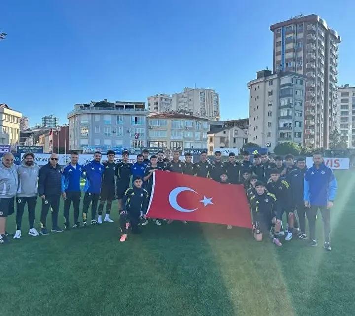 Fenerbahçe'de Kadro Dışı Süreci ve Yeni Gelişmeler 4 Fenerbahçe'de Kadro Dışı Süreci ve Yeni Gelişmeler