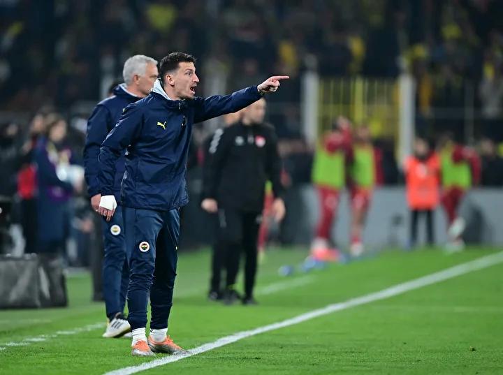 Fenerbahçe'de Mert Hakan Yandaş'a Yeni Uyarı ve Transfer Gelişmeleri