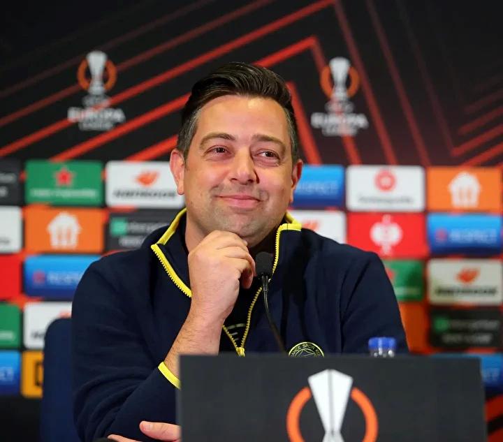 Fenerbahçe'de Önemli Yönetim Değişikliği ve Ayrılık Haberi