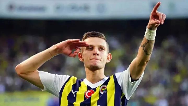 Fenerbahçe'de Szymanski Krizi: Oyuncu Kulüp ve Taraftar Tepkileriyle Sarsıldı