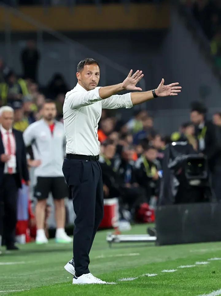 Fenerbahçe'de Tedesco'nun Geleceği Üzerine Son Gelişmeler