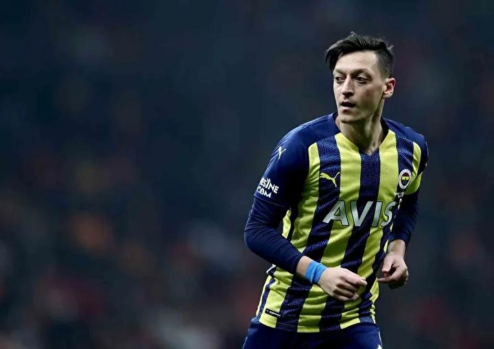 Fenerbahçe'de Yeni Sportif Direktör İçin Mesut Özil Gündemde