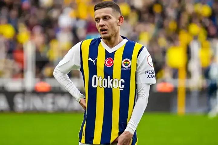 Fenerbahçe'den Sebastian Szymanski İçin Transfer Golgesi ve Menajer Ayrılığı