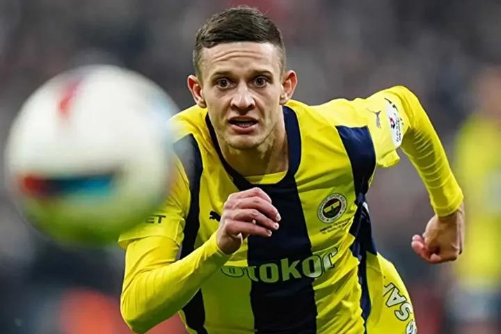 Fenerbahçe'den Sebastian Szymanski İçin Transfer Golgesi ve Menajer Ayrılığı