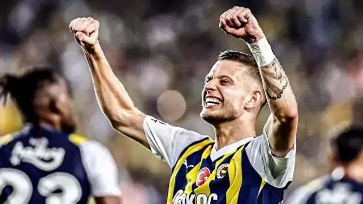 Fenerbahçe'den Sebastian Szymanski İçin Transfer Golgesi ve Menajer Ayrılığı