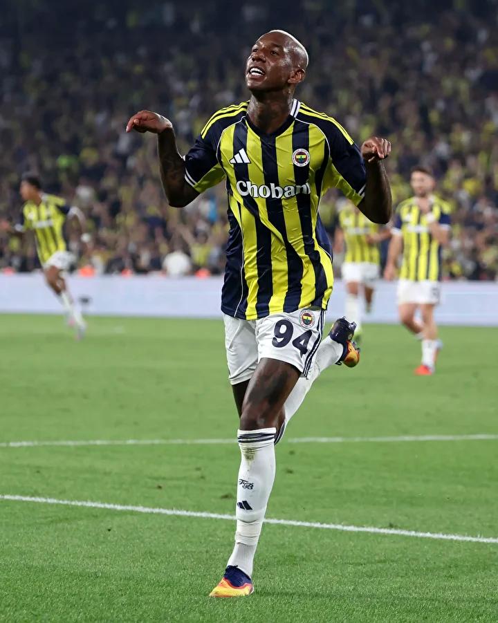 Fenerbahçe'nin Brezilyalı Yıldızı Talisca'nın Geleceğiyle İlgili Şok Gelişme